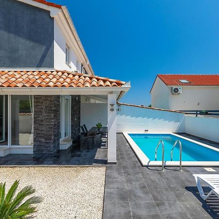 Villa Sarah Медулин Екстериор снимка