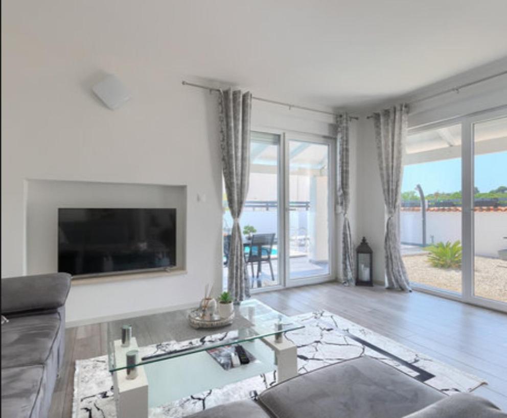 Villa Sarah Медулин Екстериор снимка